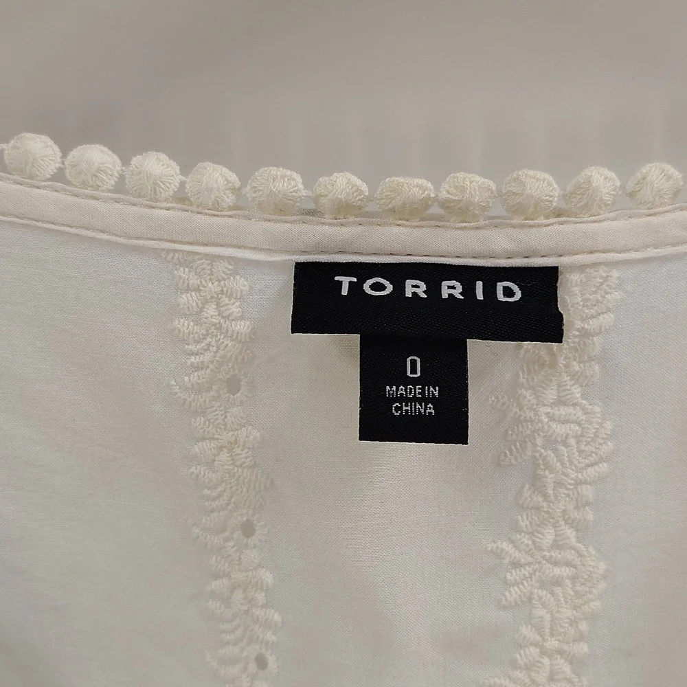 Torrid Ivory Eyelet Embroidered Blouse Size 0 Size 12 Short Sleeve - Picture 6 of 9